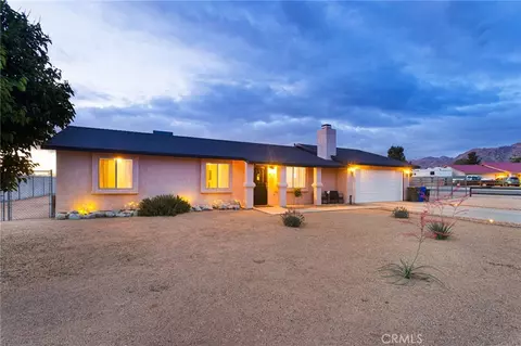 Exterior - 22672 El Centro Rd, Apple Valley, CA 92307 photo 2 of 8