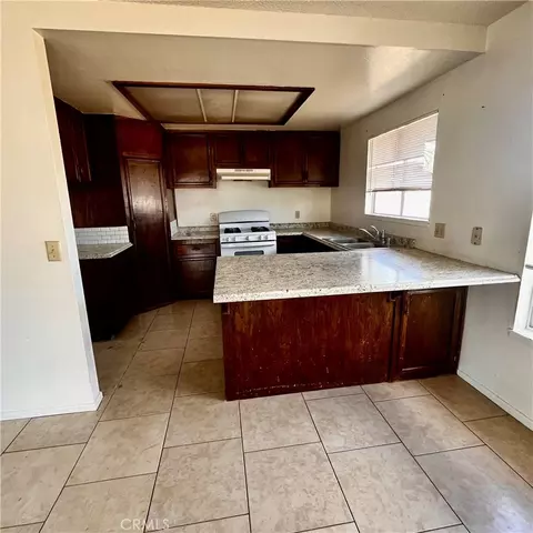 Kitchen - 15375 Cheyenne Rd, Apple Valley, CA 92307 photo 1 of 5
