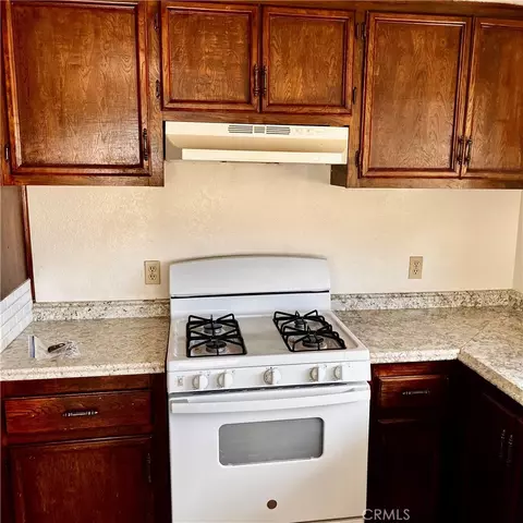 Kitchen - 15375 Cheyenne Rd, Apple Valley, CA 92307 photo 4 of 5