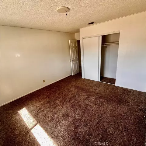 Bedroom - 15375 Cheyenne Rd, Apple Valley, CA 92307 photo 3 of 5