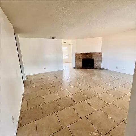 Living - 15375 Cheyenne Rd, Apple Valley, CA 92307 photo 2 of 2