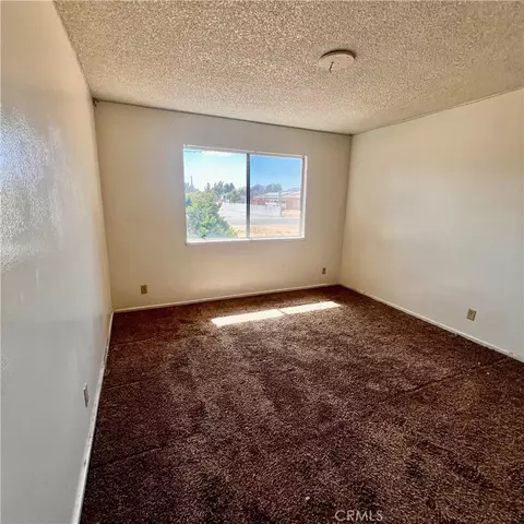 Bedroom - 15375 Cheyenne Rd, Apple Valley, CA 92307 photo 2 of 5