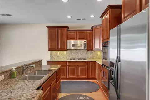 Kitchen - 16135 Maricopa, Apple Valley, CA 92307 photo 2 of 3