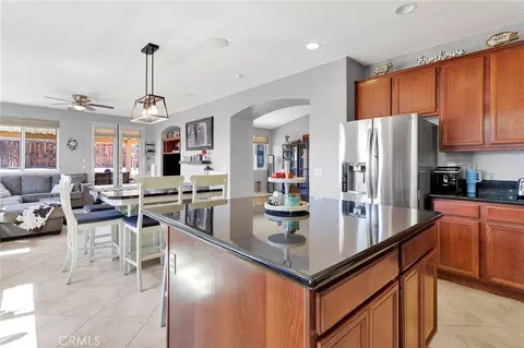 Kitchen - 10343 Tandis Ct, Adelanto, CA 92301 photo 4 of 4
