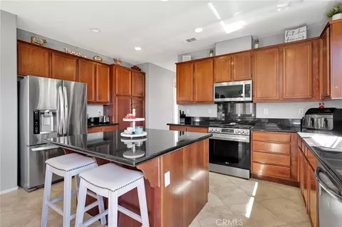 Kitchen - 10343 Tandis Ct, Adelanto, CA 92301 photo 2 of 4