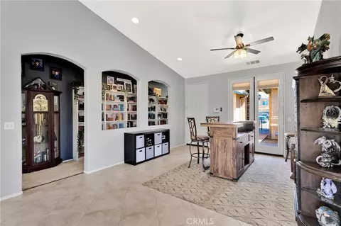 Entry Way - 10343 Tandis Ct, Adelanto, CA 92301 photo 4 of 6