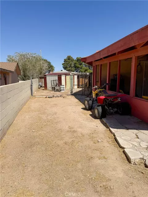 Exterior - 2016 Barcelona Cir, Barstow, CA 92311 photo 3 of 3