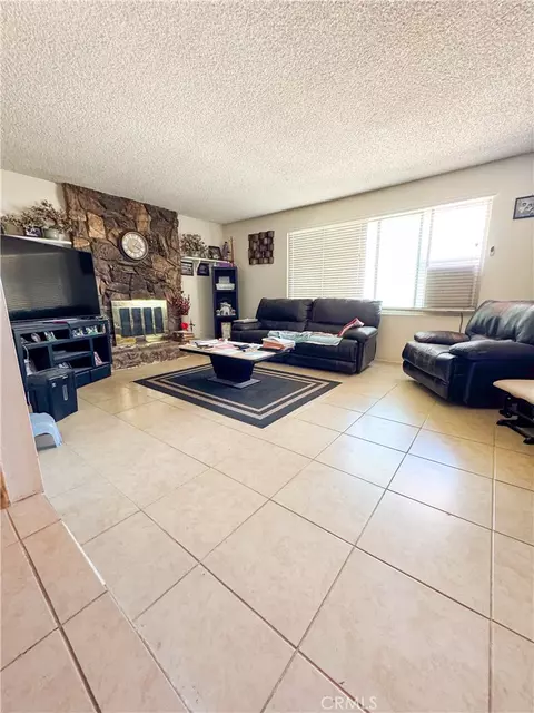 Living - 2016 Barcelona Cir, Barstow, CA 92311 photo 1 of 2