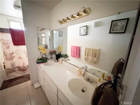 Bath - 2016 Barcelona Cir, Barstow, CA 92311 photo 1 of 1