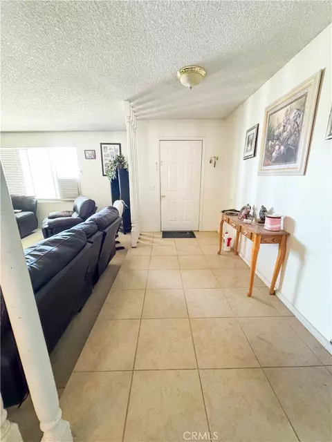 Entry Way - 2016 Barcelona Cir, Barstow, CA 92311 photo 1 of 2