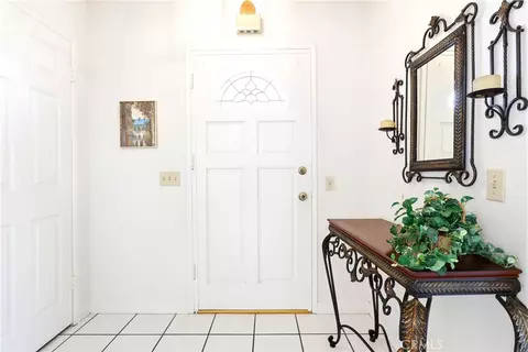Entry Way - 25274 Skyline, Apple Valley, CA 92308 photo 2 of 2