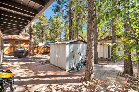 Exterior - 249 Cedar Ln, Big Bear City, CA 92314 photo 3 of 6