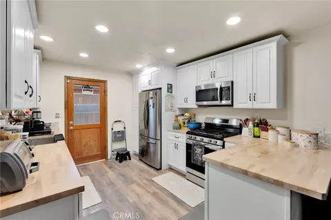 Kitchen - 249 Cedar Ln, Big Bear City, CA 92314 photo 1 of 3