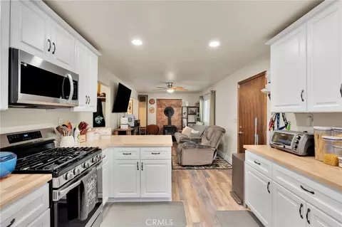 Kitchen - 249 Cedar Ln, Big Bear City, CA 92314 photo 2 of 3