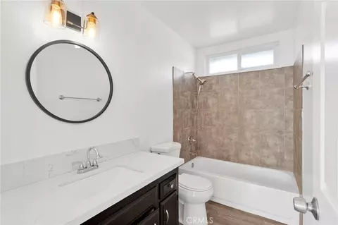 Bath - 12696 Kiowa Rd, Apple Valley, CA 92308 photo 1 of 1