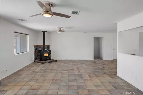 Living - 12736 Oasis, Pinon Hills, CA 92372 photo 1 of 3