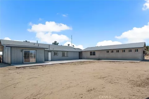 Exterior - 12736 Oasis, Pinon Hills, CA 92372 photo 7 of 10