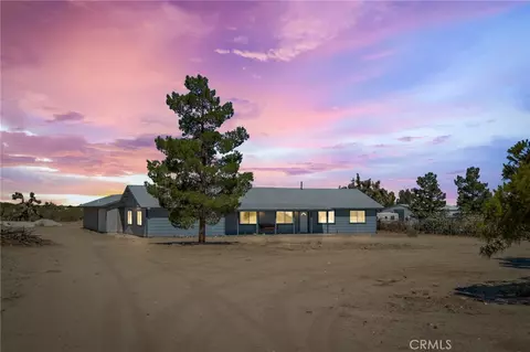Exterior - 12736 Oasis, Pinon Hills, CA 92372 photo 4 of 10