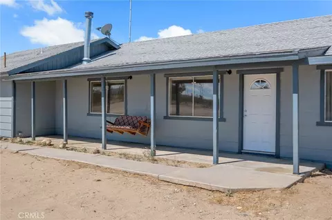 Exterior - 12736 Oasis, Pinon Hills, CA 92372 photo 3 of 10
