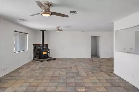 12736 Oasis, Pinon Hills, CA 92372 photo 5
