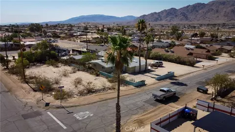 703 Sunnyslope Dr, Twentynine Palms, CA 92277