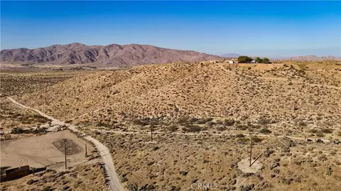 750 Ocotillo Way, Apple Valley, CA 92308