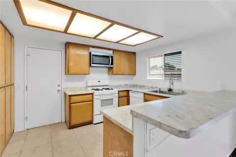 Kitchen - 15498 Washoan, Apple Valley, CA 92307 photo 1 of 2