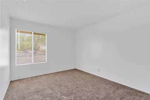 Bedroom - 15498 Washoan, Apple Valley, CA 92307 photo 2 of 4