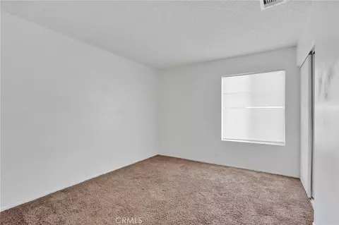 Bedroom - 15498 Washoan, Apple Valley, CA 92307 photo 3 of 4