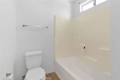 Bath - 15498 Washoan, Apple Valley, CA 92307 photo 5 of 5