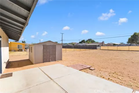 Exterior - 15498 Washoan, Apple Valley, CA 92307 photo 4 of 8