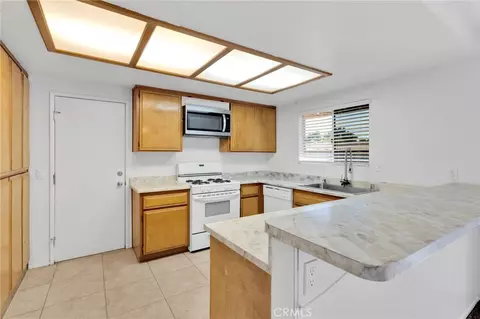15498 Washoan, Apple Valley, CA 92307 photo 13