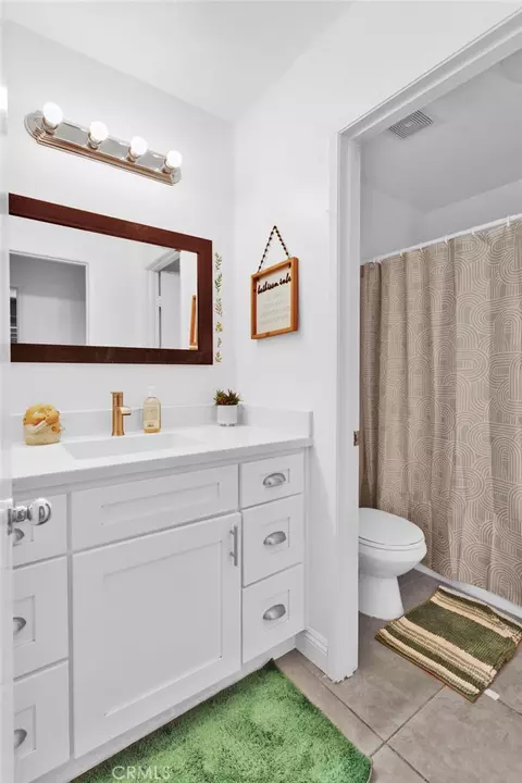 Bath - 11953 Cove Ct, Adelanto, CA 92301 photo 3 of 3