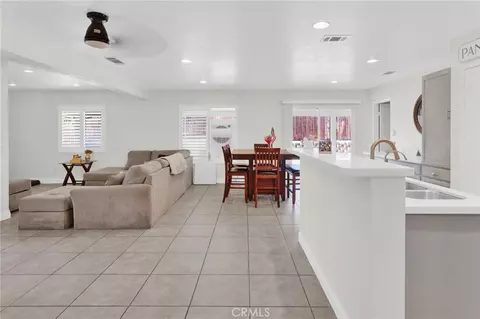 Entry Way - 11953 Cove Ct, Adelanto, CA 92301 photo 3 of 5