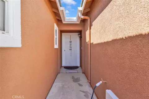 Entry Way - 11953 Cove Ct, Adelanto, CA 92301 photo 1 of 5