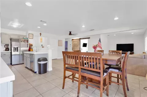 Entry Way - 11953 Cove Ct, Adelanto, CA 92301 photo 4 of 5