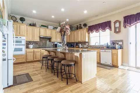 Kitchen - 12348 Winesap, Apple Valley, CA 92308 photo 3 of 3