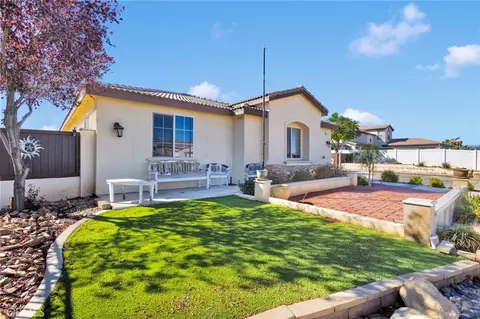 Exterior - 14587 Mulberry St, Hesperia, CA 92345 photo 2 of 15