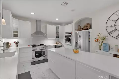 Kitchen - 14587 Mulberry St, Hesperia, CA 92345 photo 2 of 4
