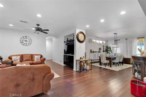 Entry Way - 14587 Mulberry St, Hesperia, CA 92345 photo 2 of 4