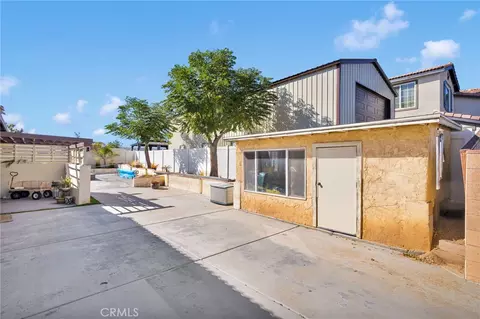 Exterior - 14587 Mulberry St, Hesperia, CA 92345 photo 5 of 15