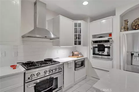 Kitchen - 14587 Mulberry St, Hesperia, CA 92345 photo 3 of 4