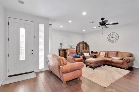 Entry Way - 14587 Mulberry St, Hesperia, CA 92345 photo 1 of 4