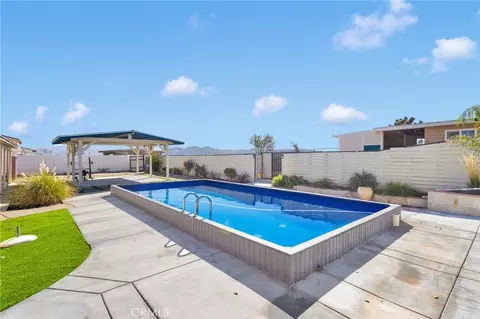 Exterior - 14587 Mulberry St, Hesperia, CA 92345 photo 7 of 15