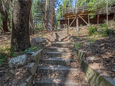 Exterior - 1155 Chateau Dr, Crestline, CA 92325 photo 4 of 5