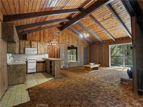 Living - 1155 Chateau Dr, Crestline, CA 92325 photo 2 of 2