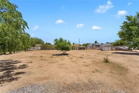 Exterior - 10373 Kern Ave, Hesperia, CA 92345 photo 10 of 13