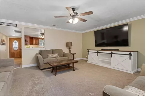 Living - 10373 Kern Ave, Hesperia, CA 92345 photo 3 of 4