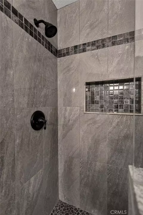 Bath - 10373 Kern Ave, Hesperia, CA 92345 photo 6 of 6