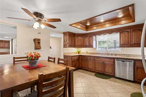 Kitchen - 10373 Kern Ave, Hesperia, CA 92345 photo 3 of 4